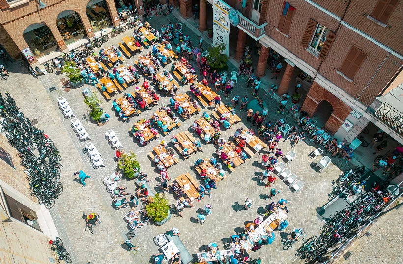 Une grande fête pour les 25 ans d'hospitalité du Riccione Bike Hotel
