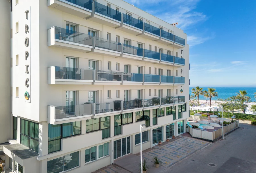 Hotel Tropic