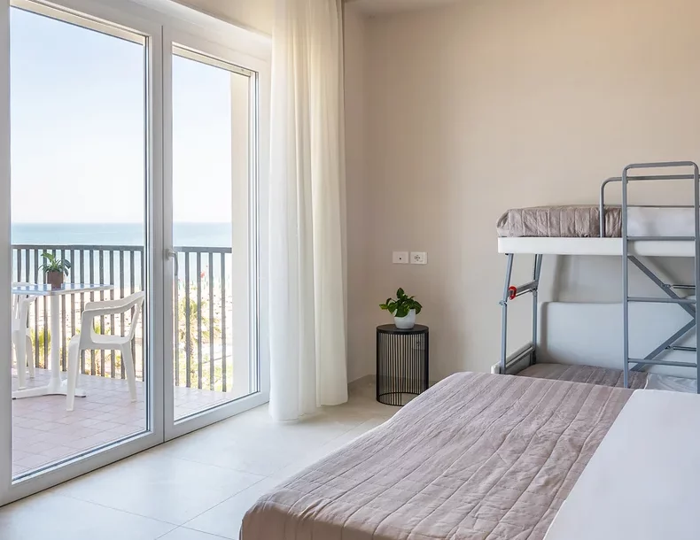 Hotel Tropic