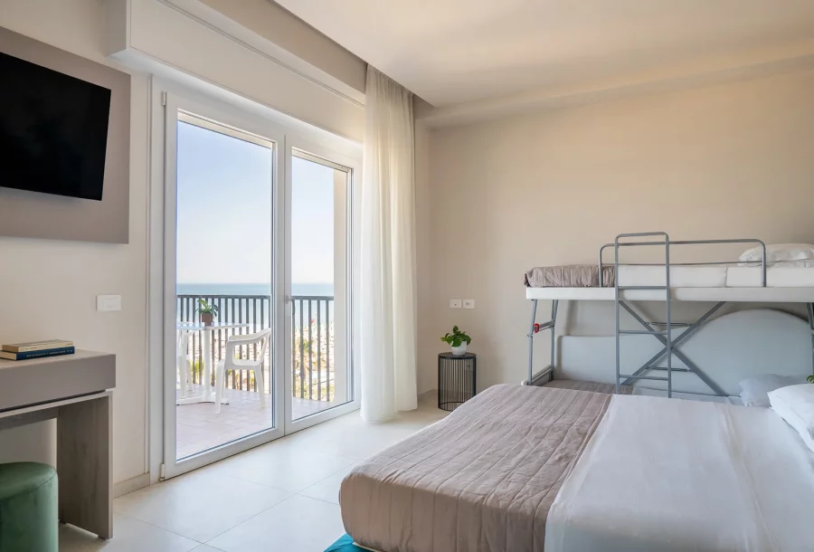Hotel Tropic